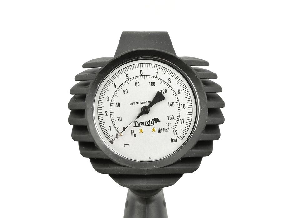 Пистолет за напомпване на гуми с аналогов манометър 0-12 бара tvardy