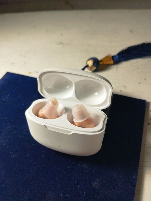 Слуховой аппарат F20D1 – Rechargeable CIC | Компактный и Надёжный|