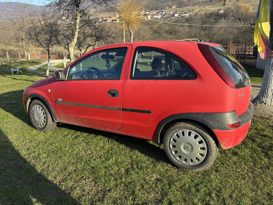 Masina Opel corsa