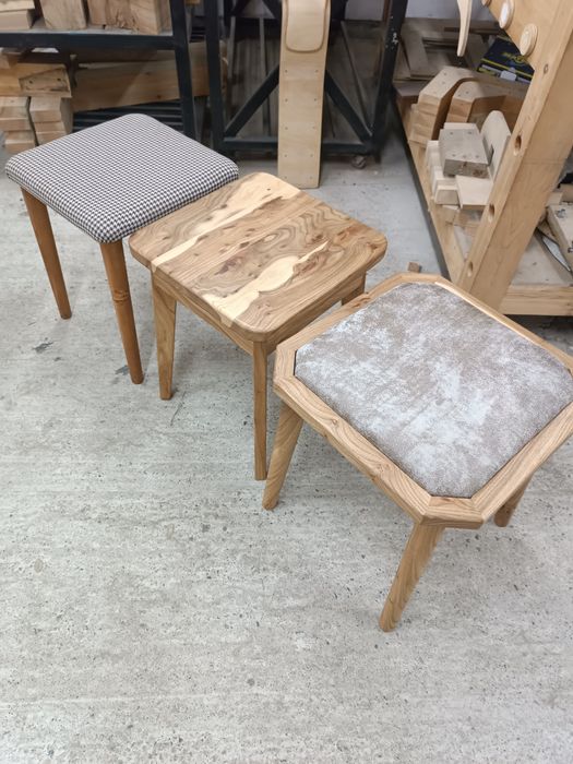 Деревянные табуретки