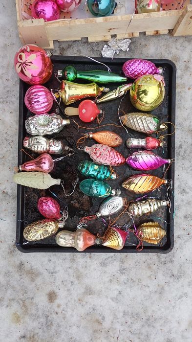 Елочные игрушки.