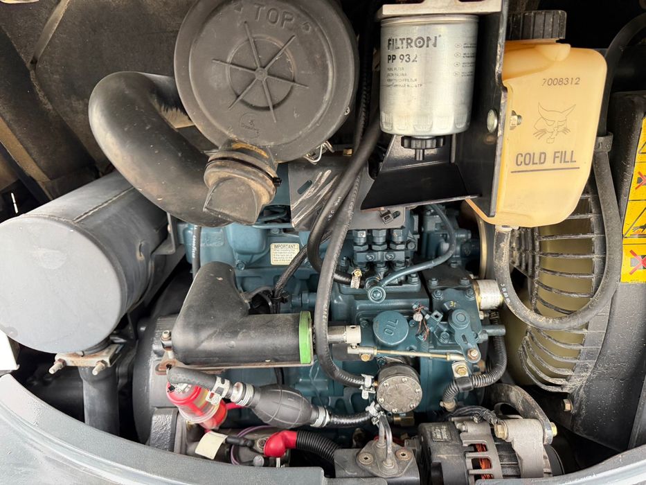 Miniescavator bobcat 3,3 tone