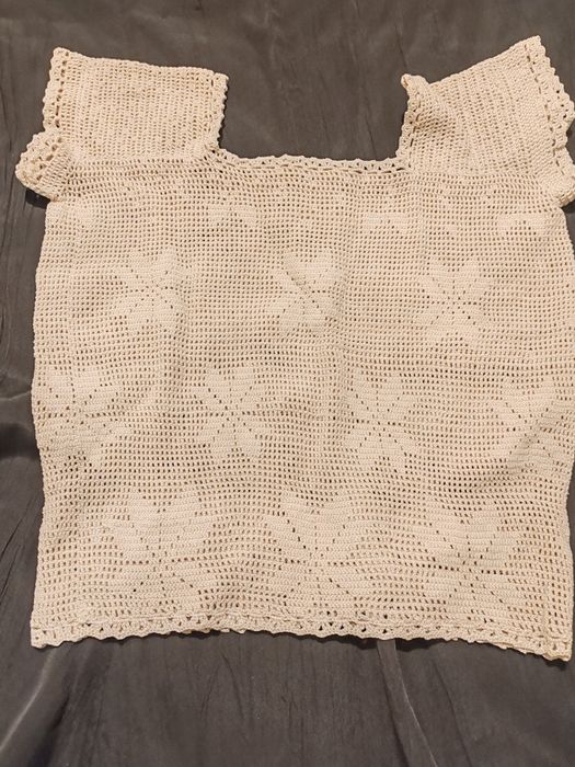 Плетена блузка на една кука