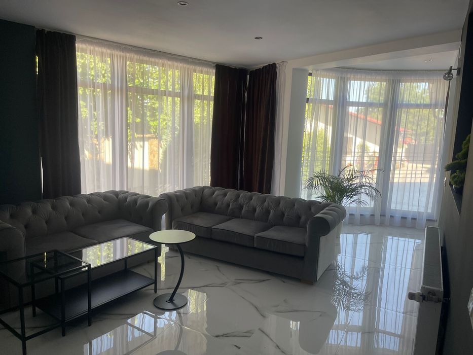 Proprietar, inchiriez apartament la vila