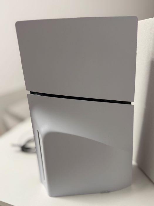 PlayStation 5 1TB в отлично състояние !