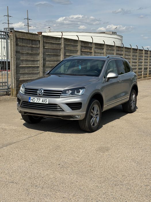 VOLKSWAGEN Touareg