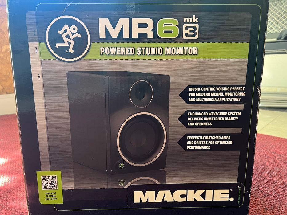 Студийни монитори Mackie MR6 mk3 (чифт) - нови