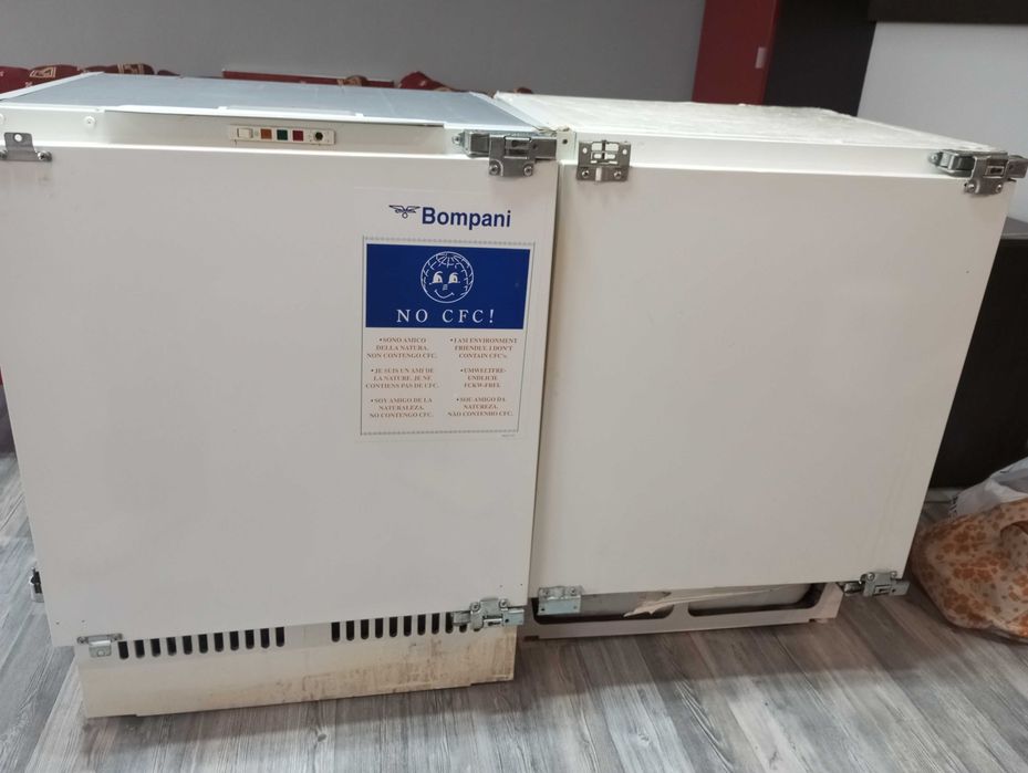 Продавам фризер за вграждане Bompani