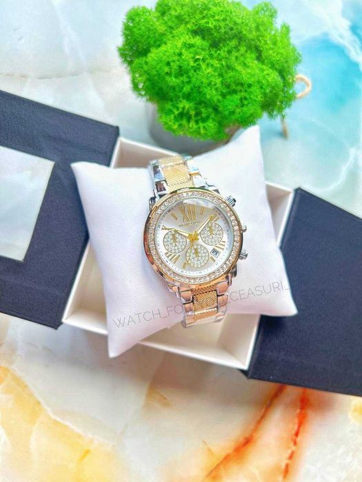 Ceas damă Model 7- Nou în cutie - Cadoul Perfect