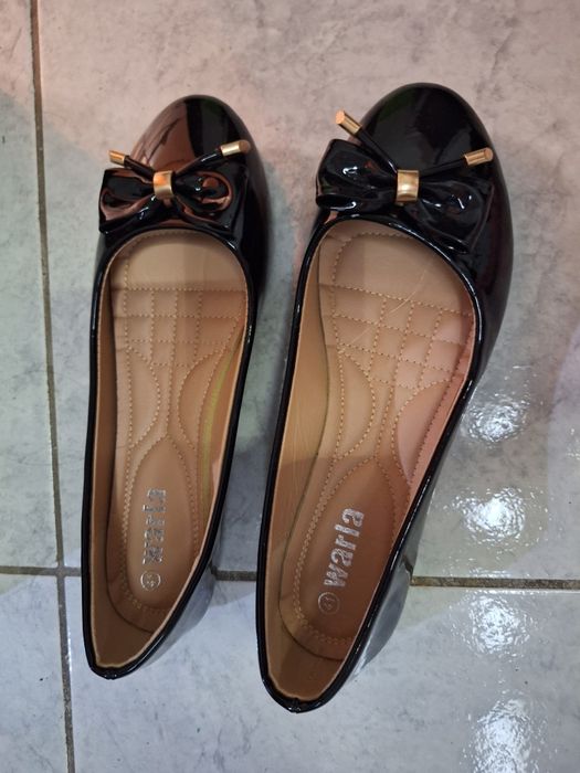 Черни лачени пантофки