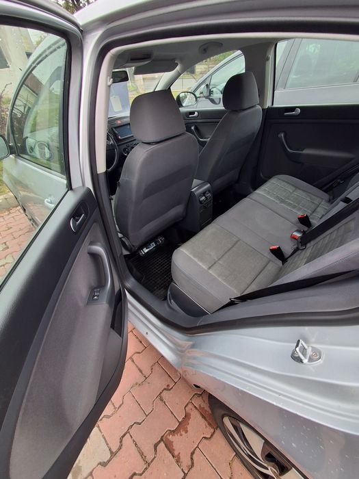 INCHIRIEZ Golf 5 plus 1.9 diesel