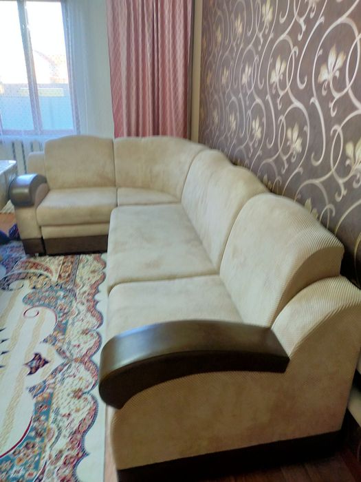 диванный уголок.