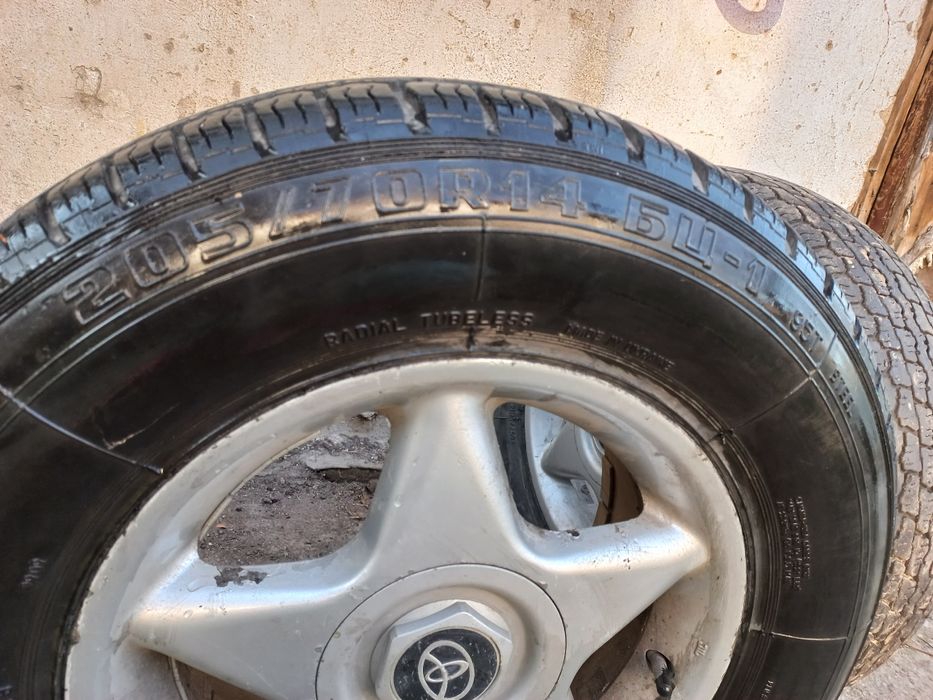 Продам резину без диска