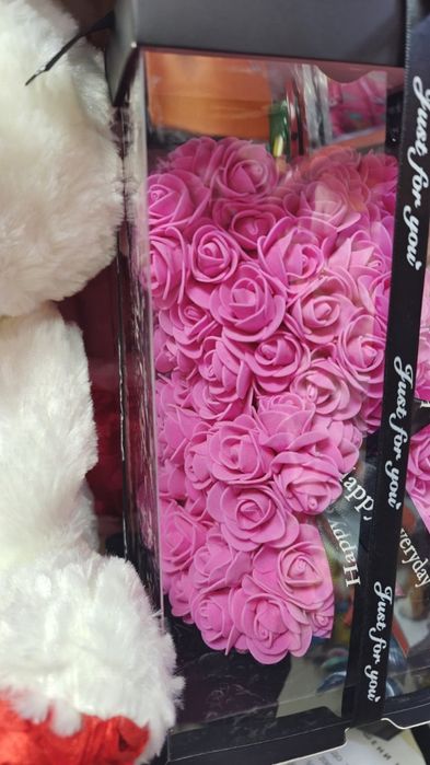 Мече от рози, 25см с подаръчна кутия в 3 цвята
