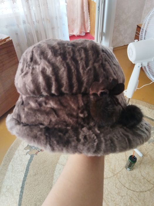 Шуба  мутон  с голубыми песцом