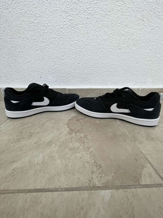 Чисто нови обувки Nike