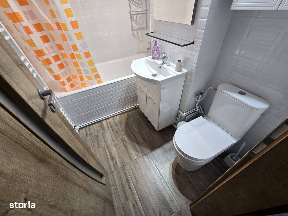 Prima inchiriere! Apartament renovat de 3 camere, COPOU-UAIC