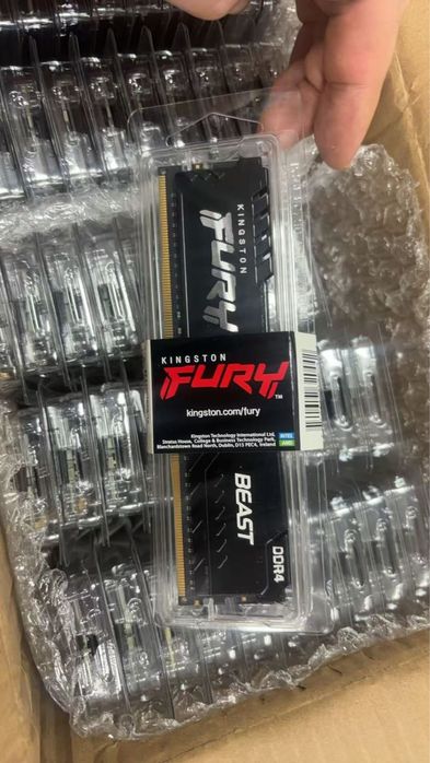 Продам kingston ddr4 16gb 3200mhz