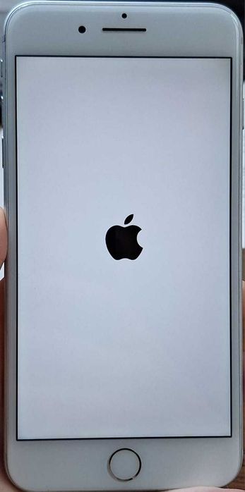 Продам IPhone 7 plus silver