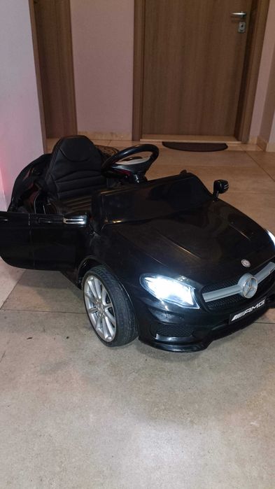 Акумулаторна кола Chipolino - Mercedes Benz GLA45, черна