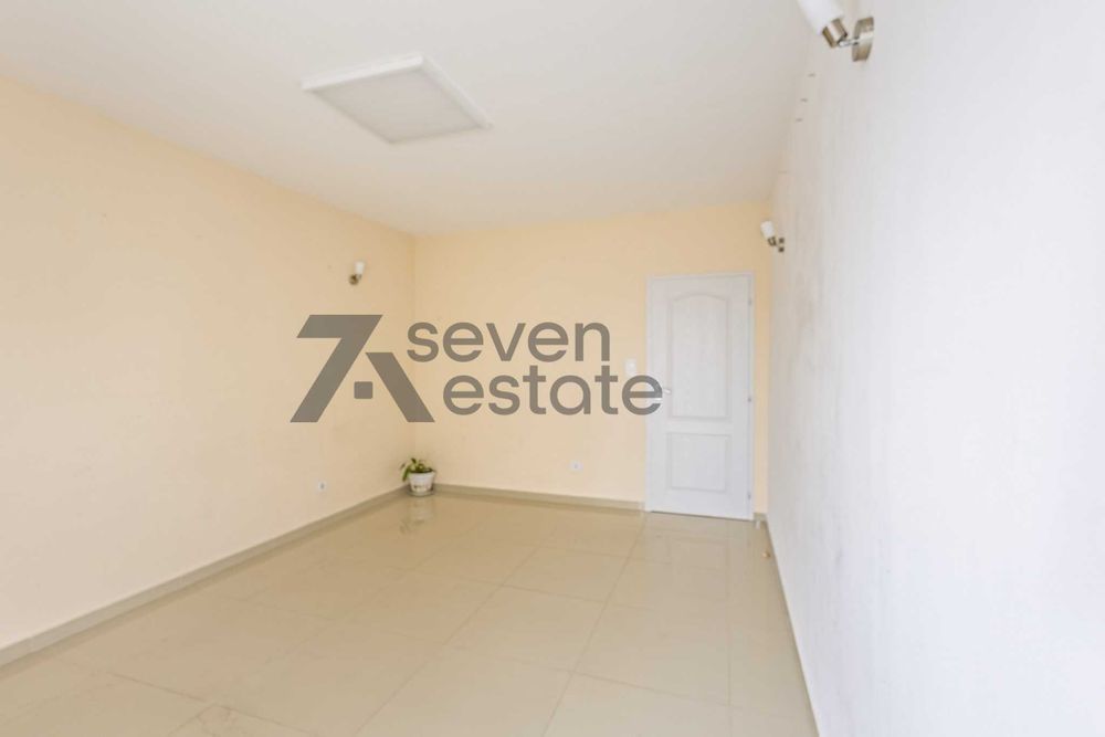 Продава се 3- стаен апартамент в ж. кв. Дървеница