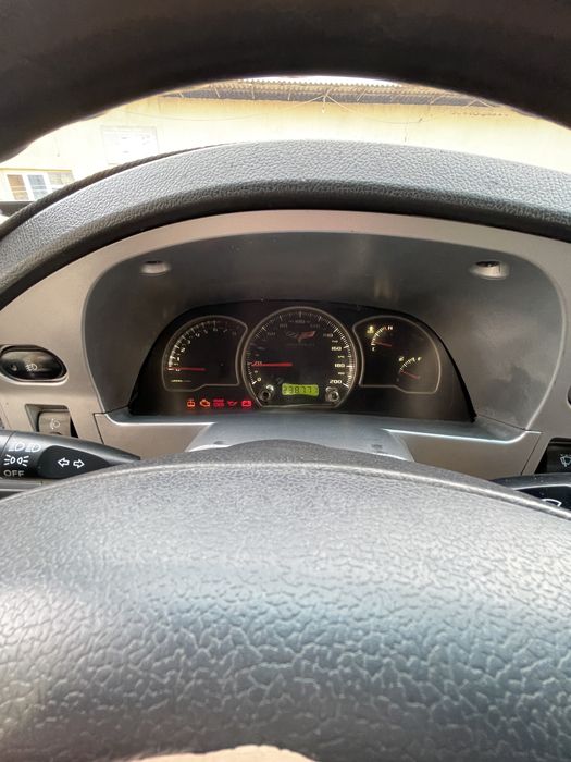 nexia 1.6 kraska ozroq 4 ta yangibalon boslgan harajoti yuq moshin……..