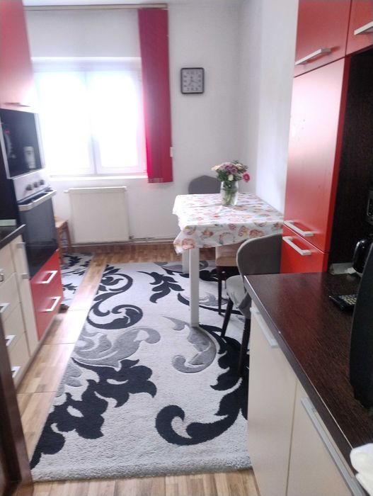 Vând sau schimb apartament cu casa
