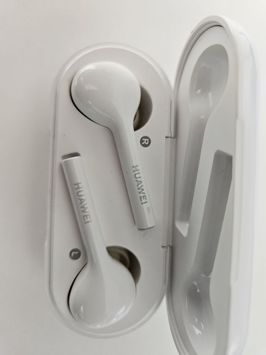 Наушники Huawei FreeBuds