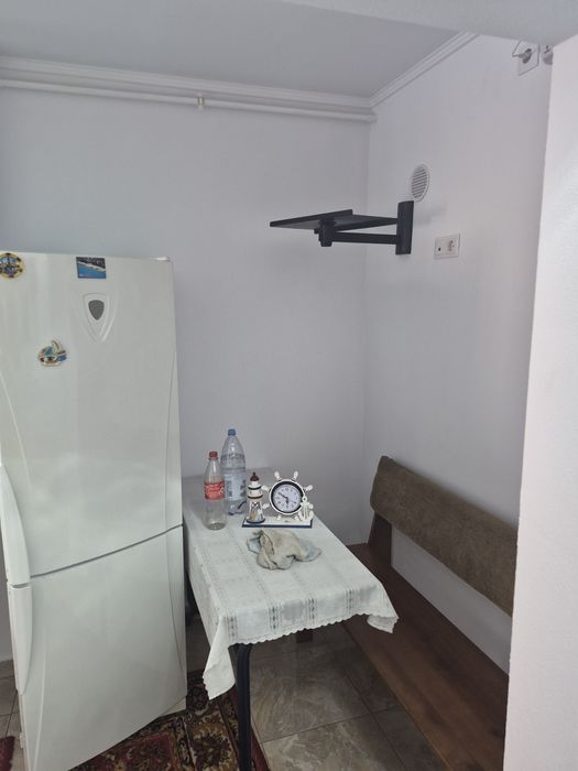 Vând garsoniera în bloc G120 etaj 1 recent renovata si mobilata