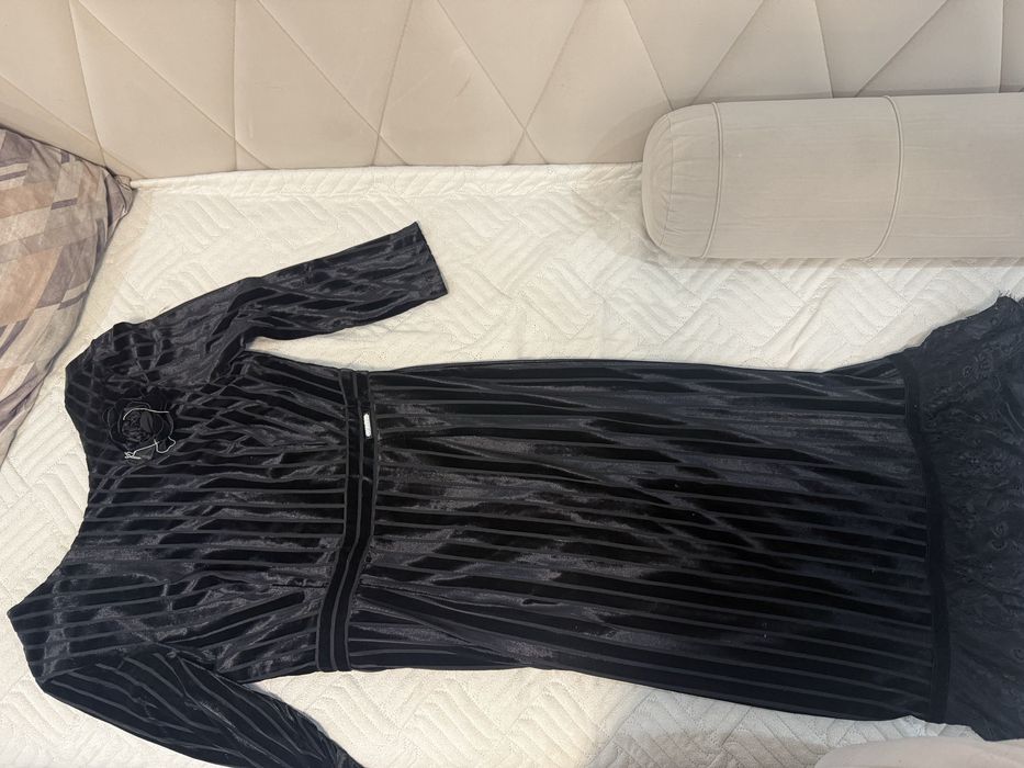 Продам платья 3 штуки, очень дешево