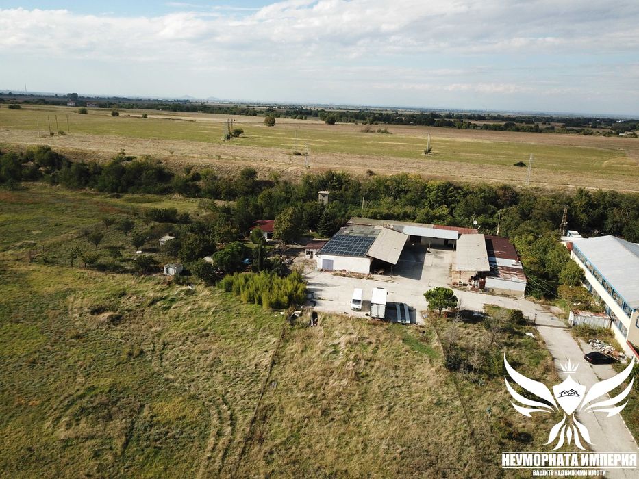 Продавам складова база, къща с постройки и парцел 7700кв в Асеновград