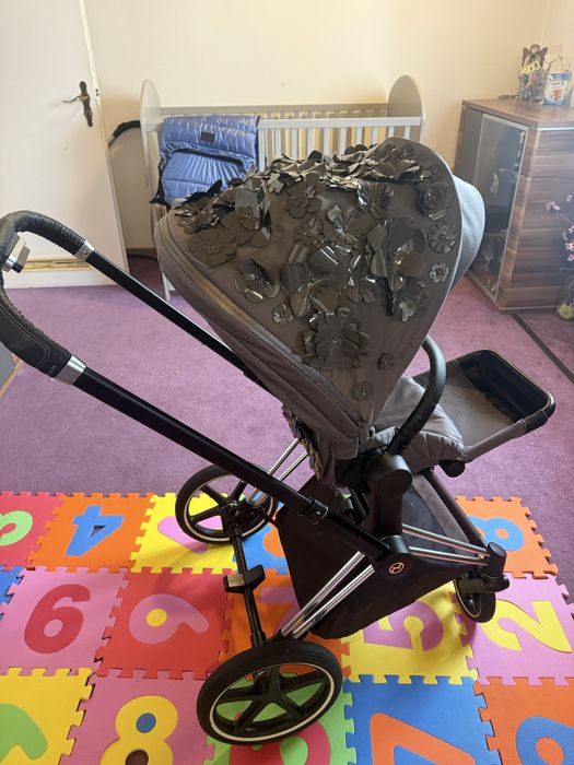 Cybex Priam Platinum 4 Simply Flowers -Сет 3 в 1