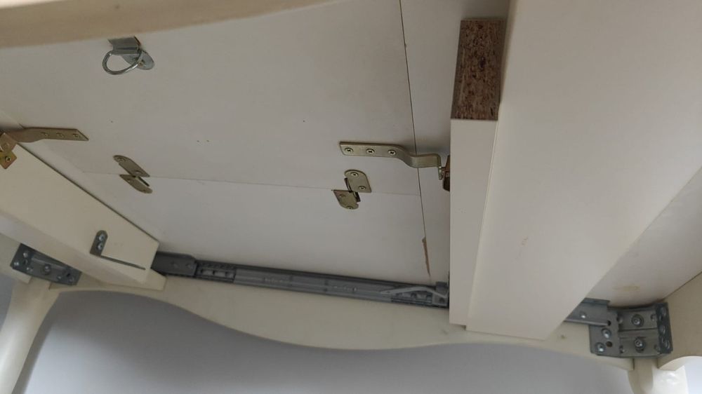 Стол в отличном состоянии