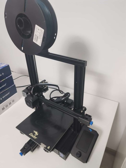 Imprimanta 3D CREALITY ENDER-3 V2 + 4 role de filament desigilate