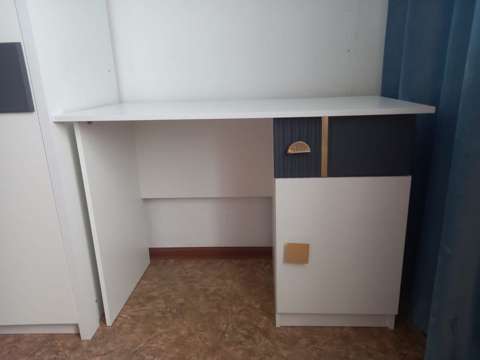 трюмо с зеркалом новый