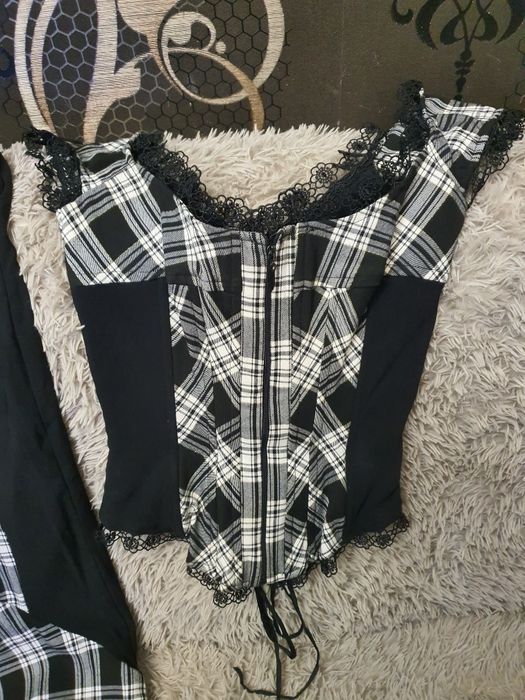 Два костюма  Турция, новый и б/у размер 40