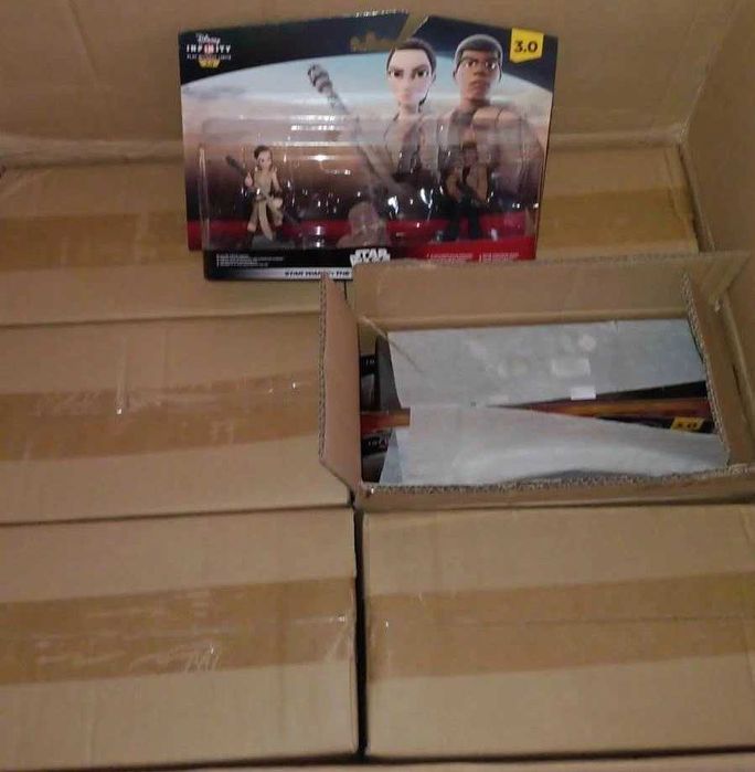 Lot - 24 x Disney Infinity 3 The Force Awakens Playset