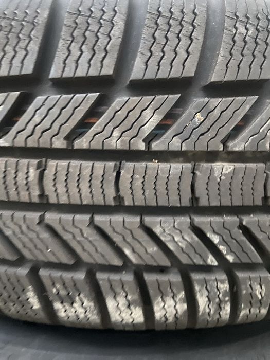 215-65-17 Зимни гуми  Континентал