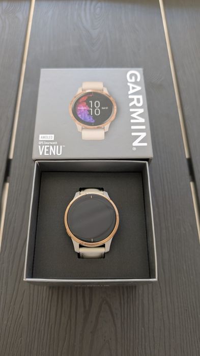 Garmin Venu AMOLED GPS – Light Sand/Rose Gold – Cutie + Încărcător