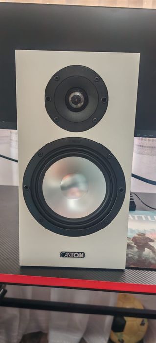 O boxă canton GLE 436.2