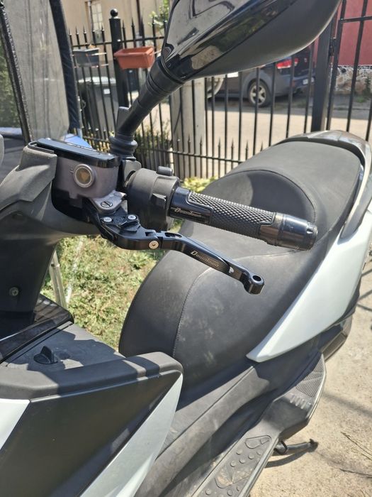 Kymco downtown 300i 2011г.