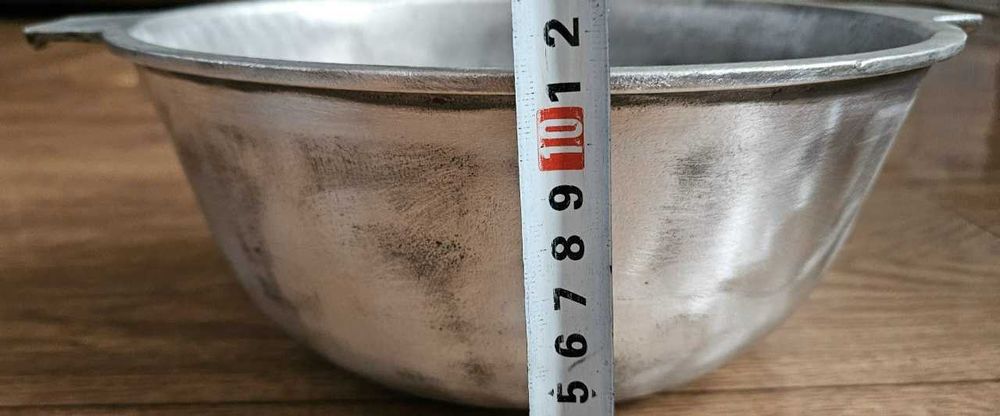 Казан производство СССР 3 л. Район 1000 мелочей.