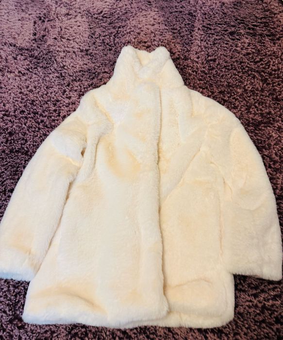 Blăniță fete 10–12 ani, ca nouă, purtată o singură dată