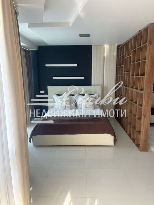 Продава се Тристаен апартамент в Шумен, Център - 125 кв.м за 1421 €/кв.м - Снимка #8