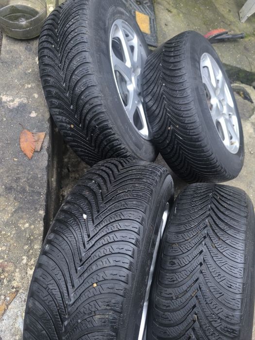 Jante aliaj cauciucuri iarna 195/55 R15 5x112 Golf 5 Octavia 2 Touran