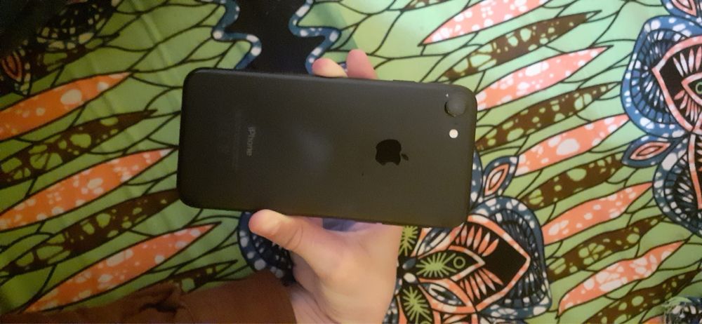 Vand iphone 7 nu afecteaze cu nimic dispayul