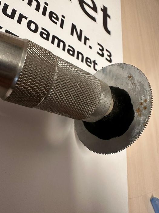 Aparat medical de taiat gips DeSoutter CC4 -T-