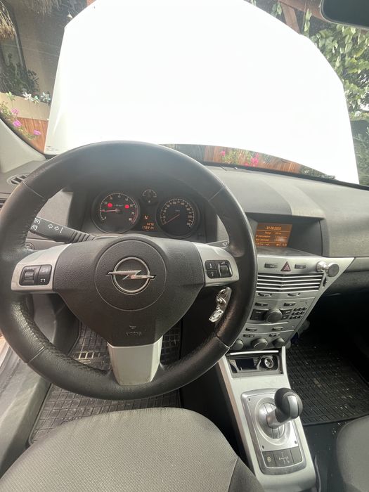 Opel Astra H 1,6 benzina 2010 Automat(secvential)