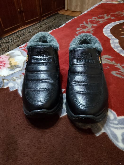 Продам зимним ботинки 43 размера , новые .