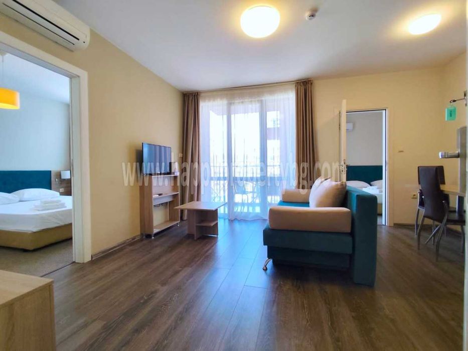 Продава се Тристаен апартамент в к.к. Слънчев бряг - 70 кв.м за 1172 €/кв.м - Снимка #3